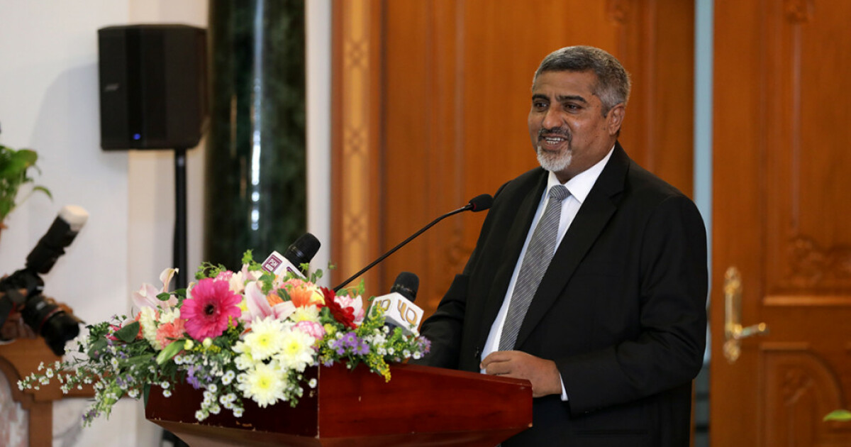 Former Prosecutor General questions legality of land give away